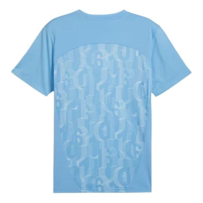 Camiseta azul del Manchester City antes del partido
