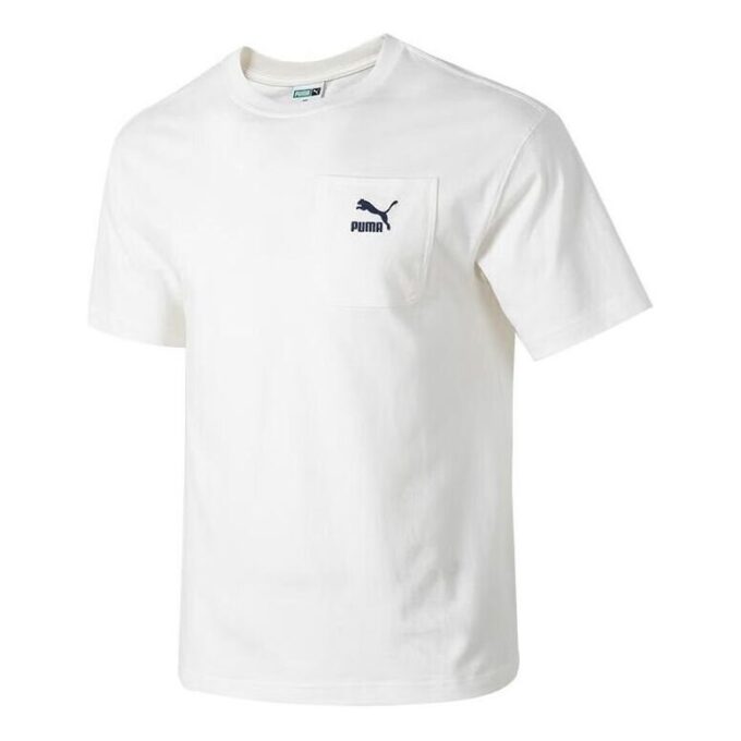 Camiseta blanca con bolsillo y logo
