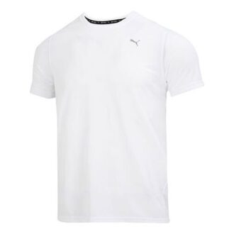 Camiseta blanca con el logotipo de entrenamiento