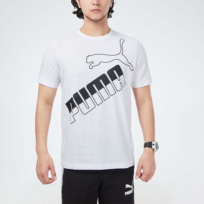 Camiseta blanca con logo grande