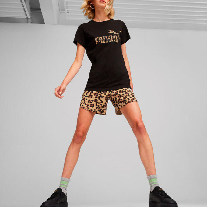 Camiseta con logo de camuflaje (mujeres) “Negra”