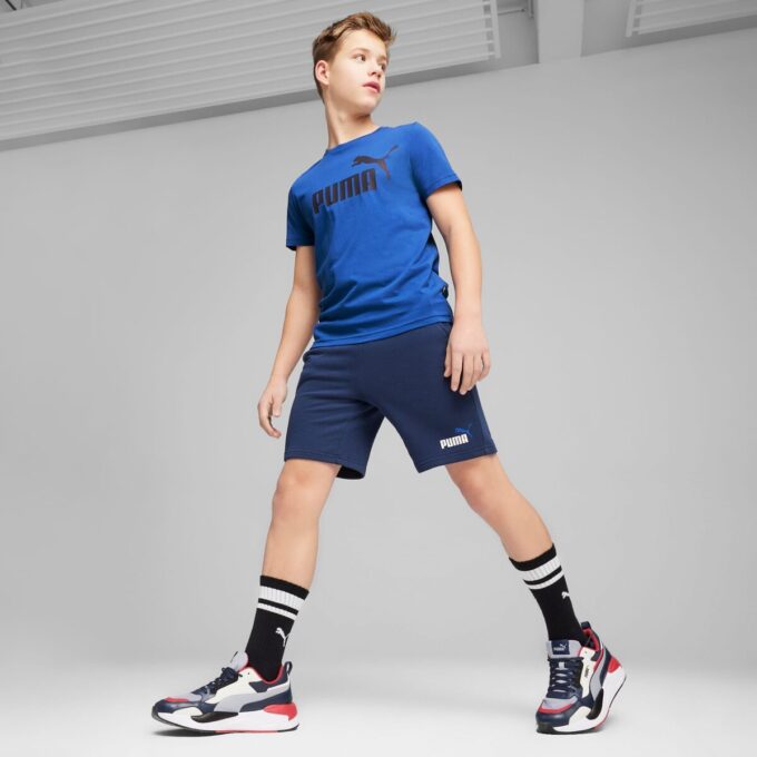 Camiseta con logotipo Essentials para niños grandes