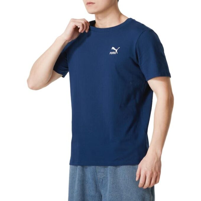 Camiseta deportiva con el logotipo “Azul marino”