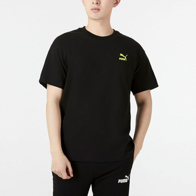 Camiseta deportiva con eslogan “Negra”