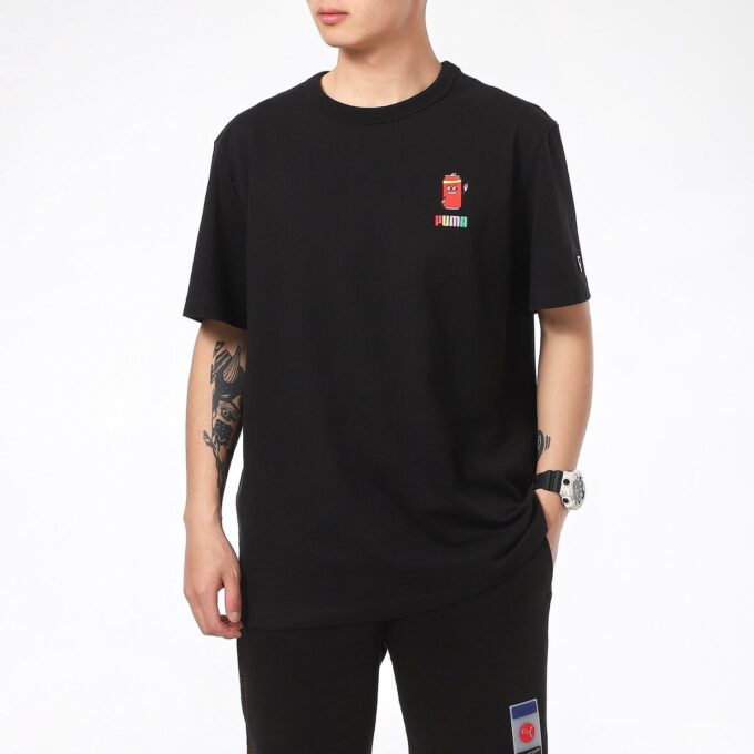 Camiseta deportiva con estampado de alfabeto, cuello redondo y manga corta, color negro