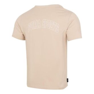 Camiseta deportiva con logo “Caqui”