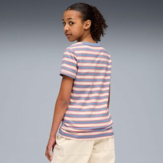 Camiseta esencial para el armario de los niños grandes