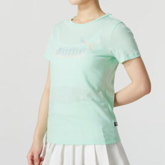 Camiseta Essentials con logo “Verde Plateado” (Mujeres)