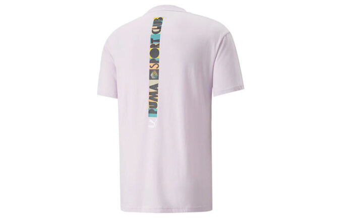 Camiseta gráfica con el logotipo de Hc en morado claro