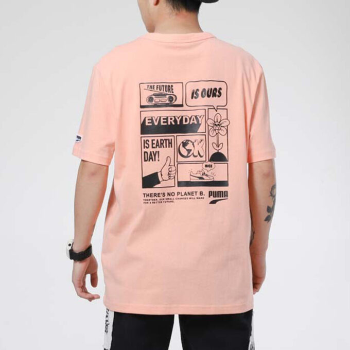 Camiseta gráfica Peach Downtown “Rosa y negra”
