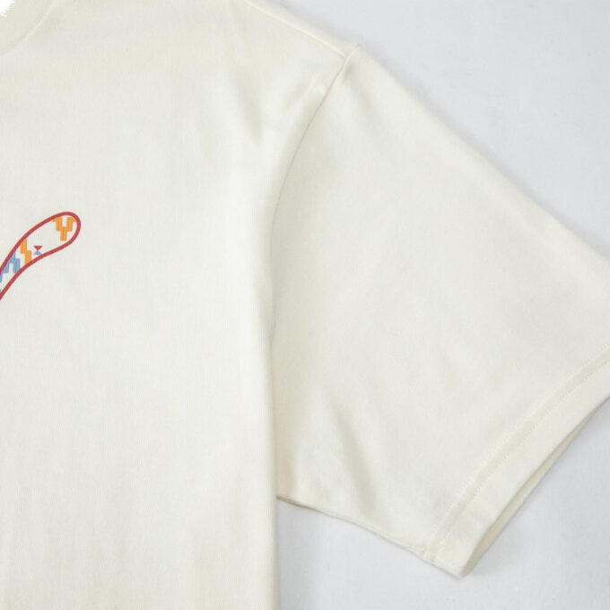 Camiseta gráfica Prairie Resort “Blanca”
