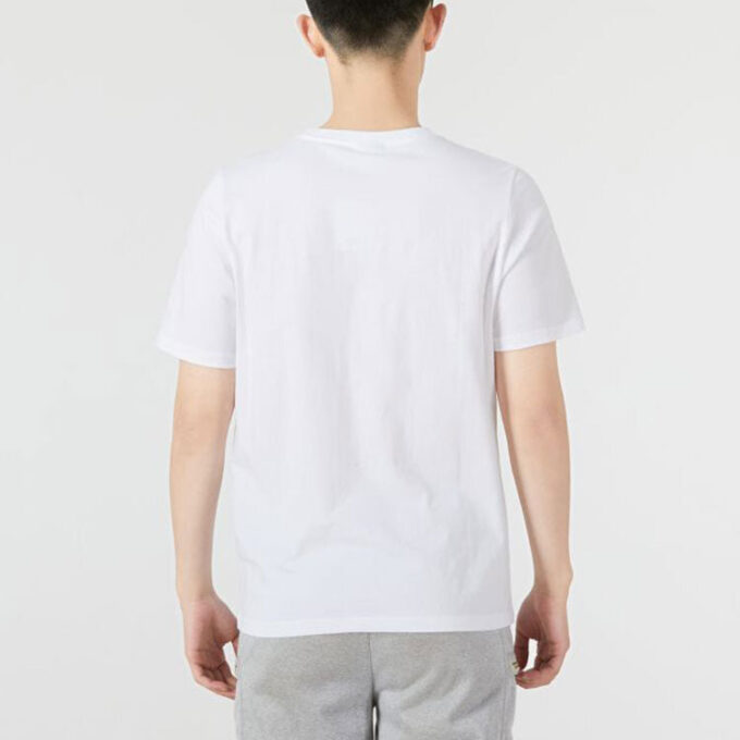 Camiseta metálica con el logotipo clásico “Blanca”