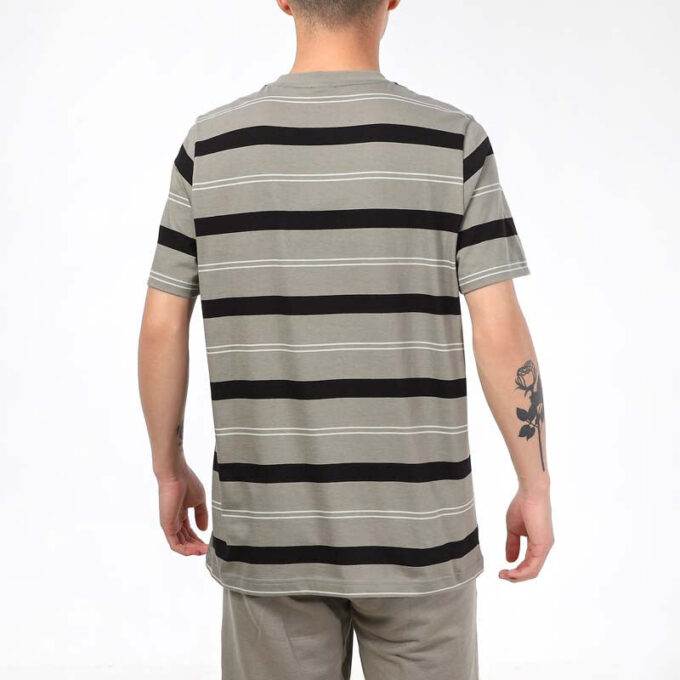 Camiseta moderna “Verde”