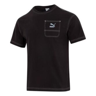 Camiseta negra con bolsillo y logo