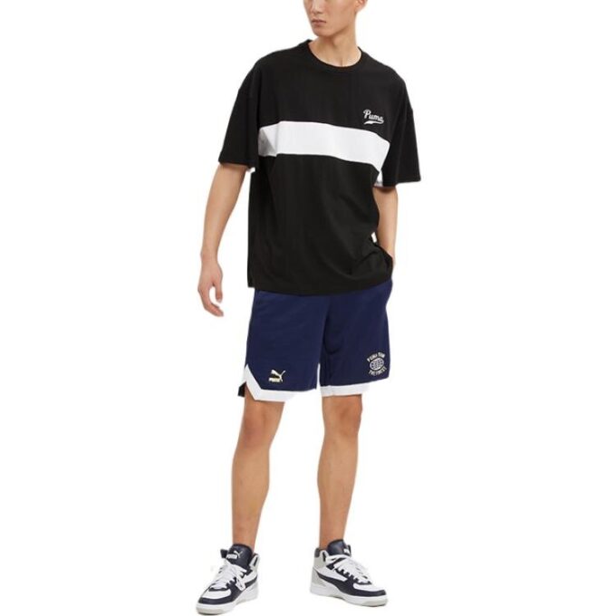 Camiseta negra con el logotipo de Coloblock