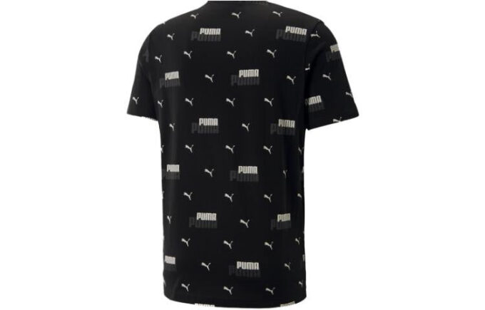Camiseta negra con estampado del logotipo Essentials