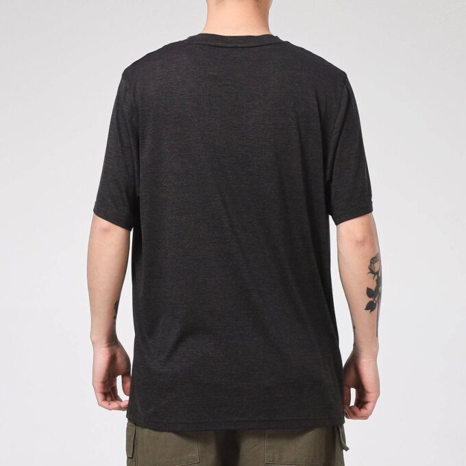 Camiseta negra jaspeada de Train Favorite