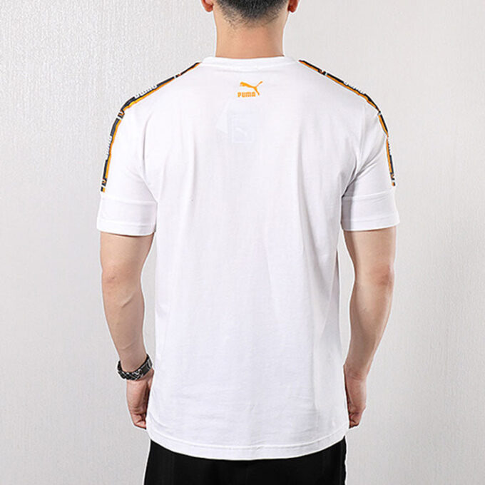 Camiseta retro de los 90 con cinta “blanca”