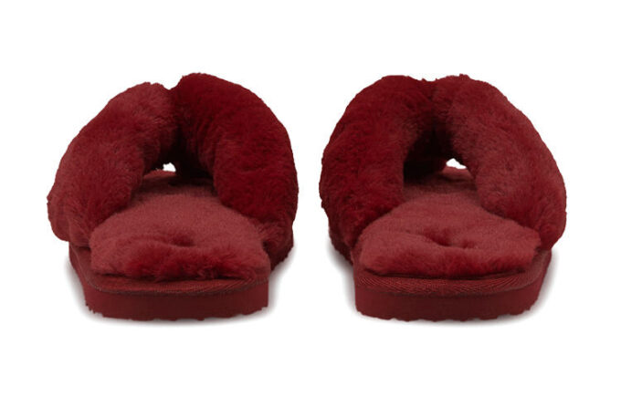 Chanclas Fluff “Equipo Rojo Persa Dorado” (WMNS)