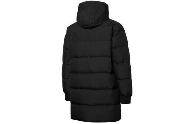 Chaqueta acolchada negra con logotipo protector