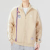 Chaqueta con cremallera y escudo del equipo “Beige”