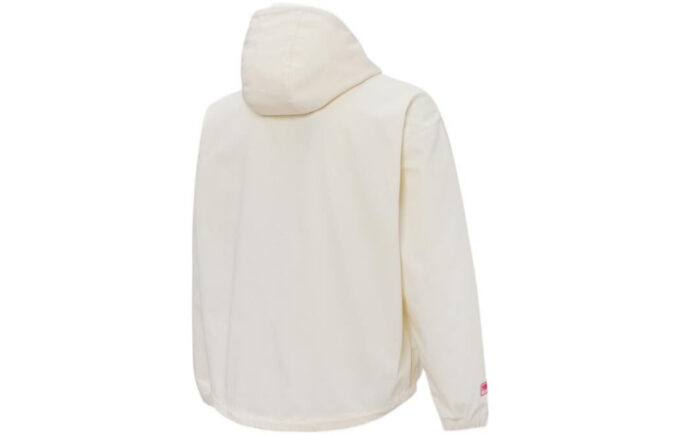 Chaqueta cortavientos con capucha “blanca”