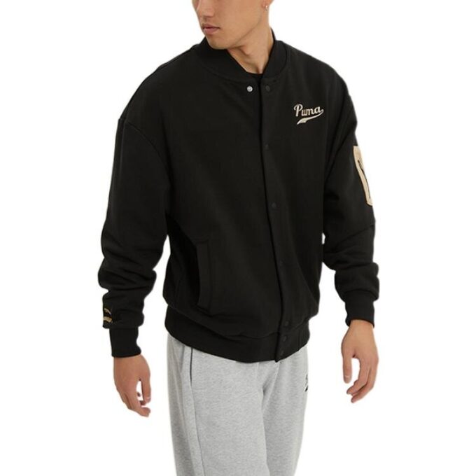 Chaqueta de béisbol negra con logo