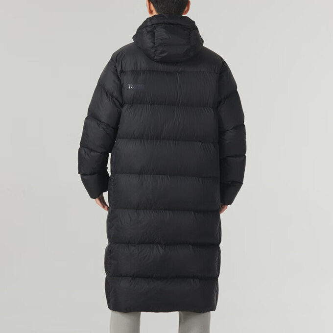 Chaqueta de plumón y aislante “negra”