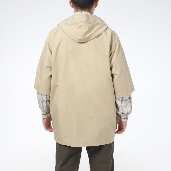 Chaqueta deportiva informal de manga corta con capucha holgada en beige