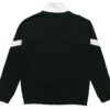 Chaqueta deportiva negra con cuello alto y logotipo