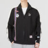 Chaqueta negra con cremallera y escudo del equipo