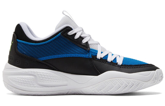 Court Rider I “Futuro resplandor azul verdoso”