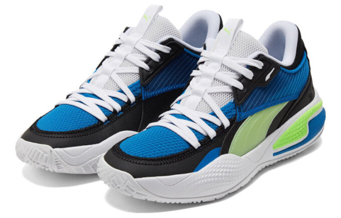 Court Rider I “Futuro resplandor azul verdoso”