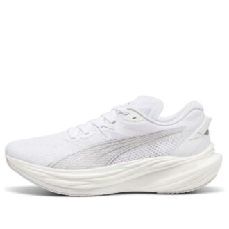 Deviate Nitro 3 “Gris pluma blanca”