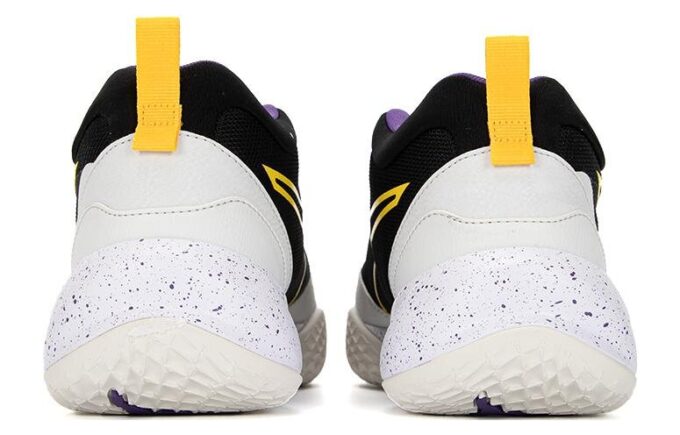 El creador de juego “Spray Lakers”