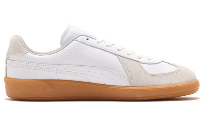Entrenador del ejército “White Grey Gum”