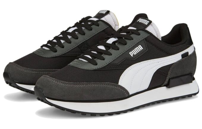 Future Rider juega con “Black”