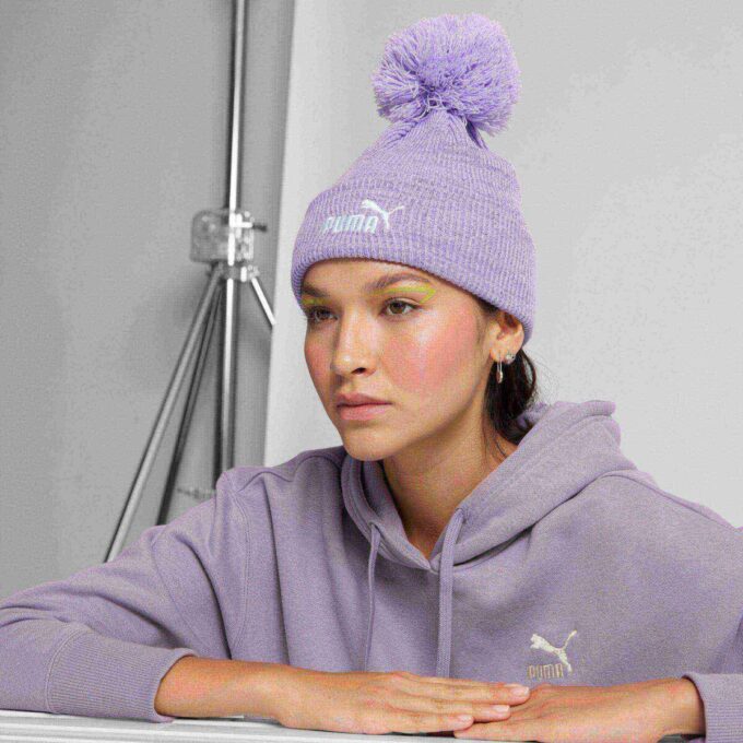 Gorro con pompón acanalado