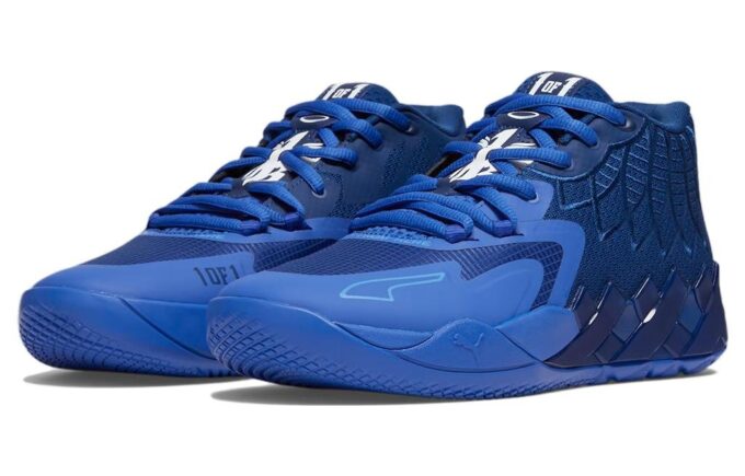 MB.01 “Colores del equipo: Azul brillante”