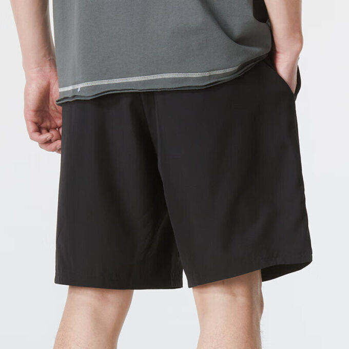 Pantalones cortos casuales con logotipo “Negro”