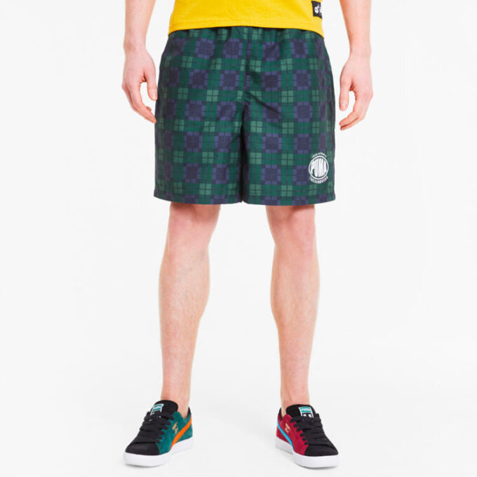 Pantalones cortos deportivos casuales PUMA x The Hundreds con estampado cruzado, color verde