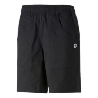 Pantalones cortos negros con el logotipo del centro