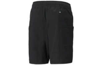 Pantalones cortos negros con el logotipo del centro