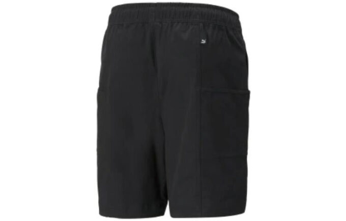 Pantalones cortos negros con el logotipo del centro