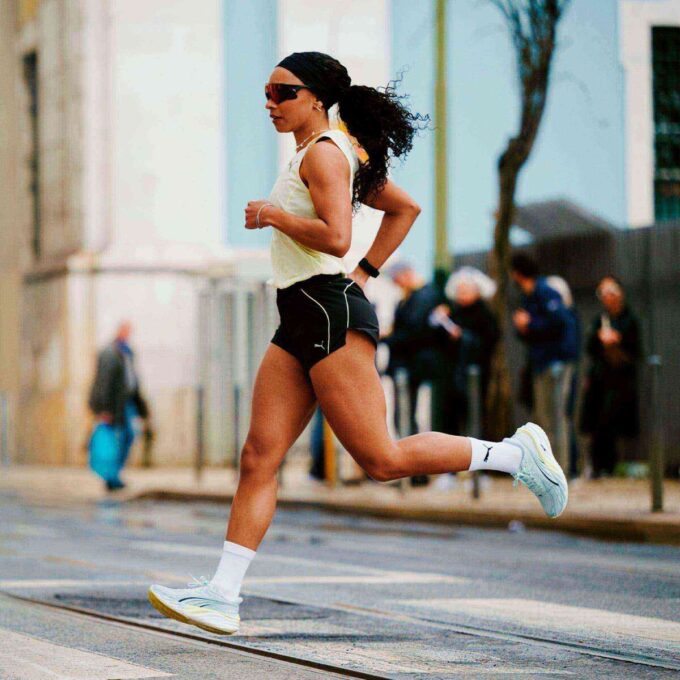 Pantalones cortos para correr Run Velocity para mujer de 3″ Pantalones cortos para correr Run Velocity para mujer de 3″