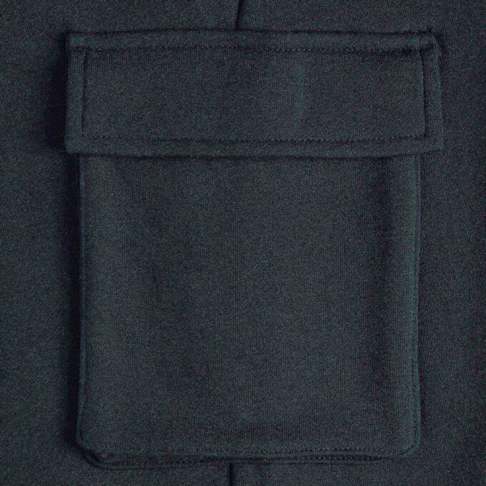 Pantalones deportivos cargo de polar con relieve Essentials para niños pequeños