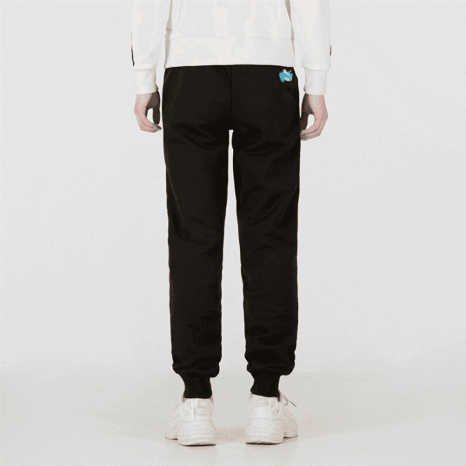 Pantalones deportivos Logo International “Negro”