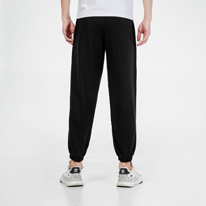 Pantalones deportivos negros