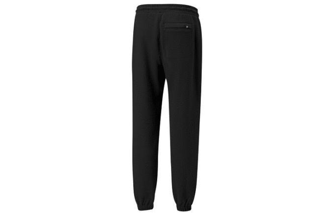 Pantalones deportivos negros con el logotipo del centro