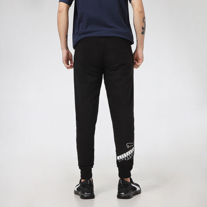 Pantalones Essentials con logotipo en blanco y negro